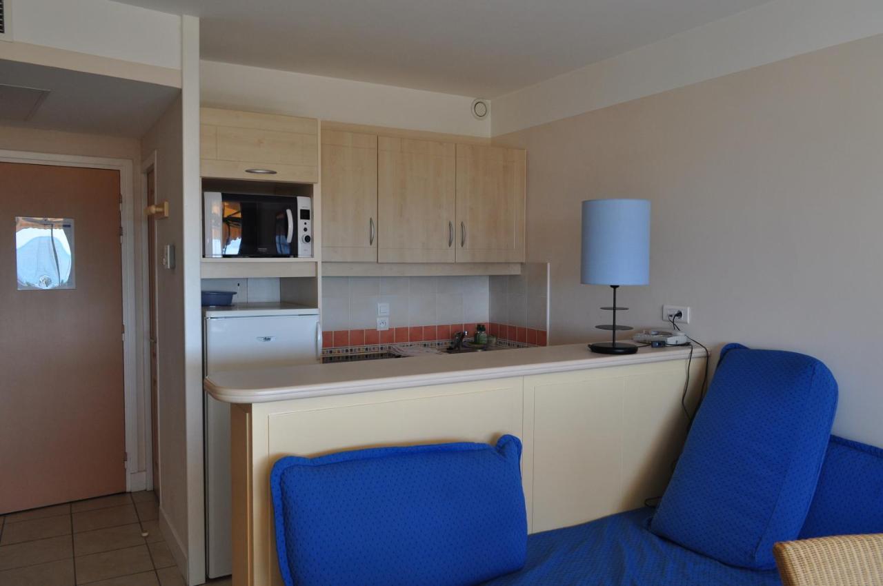 Inter-Residences Heliotel Marine Saint-Laurent-du-Var Exterior photo