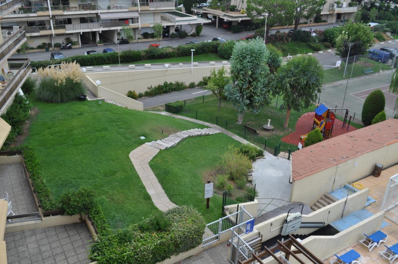 Inter-Residences Heliotel Marine Saint-Laurent-du-Var Exterior photo